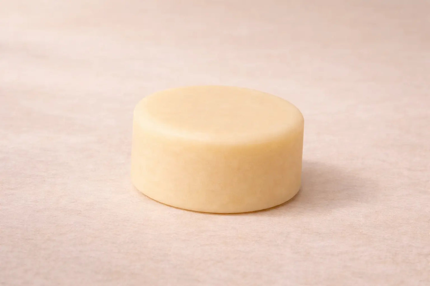Champú sólido Shikakai & Zanahoria 80 g – Equilibrante para cabello graso o mixto